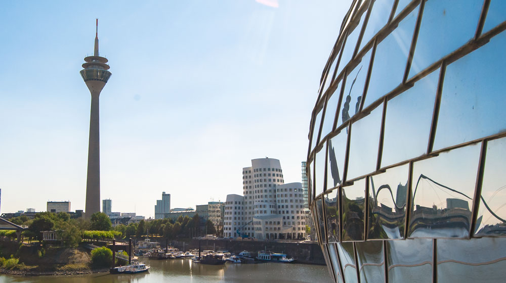 CAPRATE Referenz Düsseldorf Hafenspitze  farbig